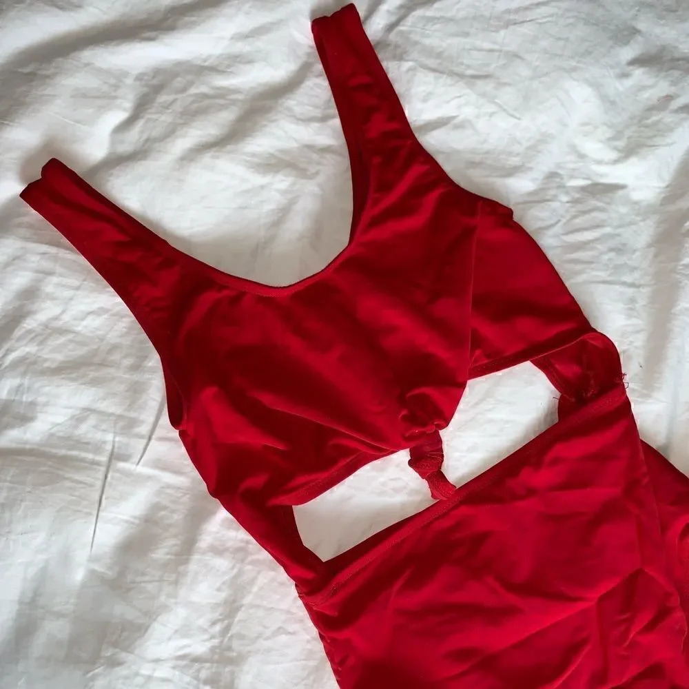 Beth Richards Knot One Piece - Picture 8 of 9